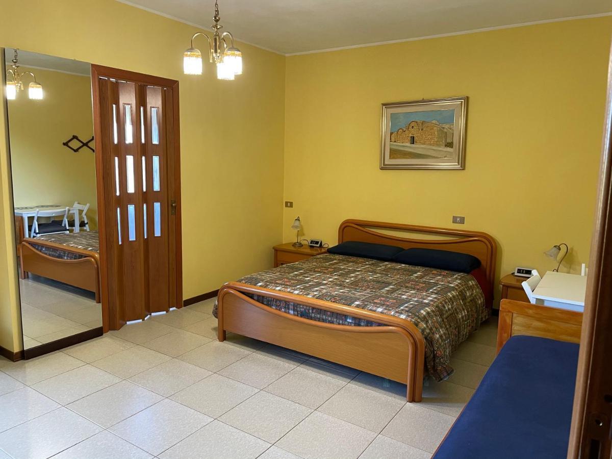 B&B Su Fassoi Santa Giusta Ngoại thất bức ảnh