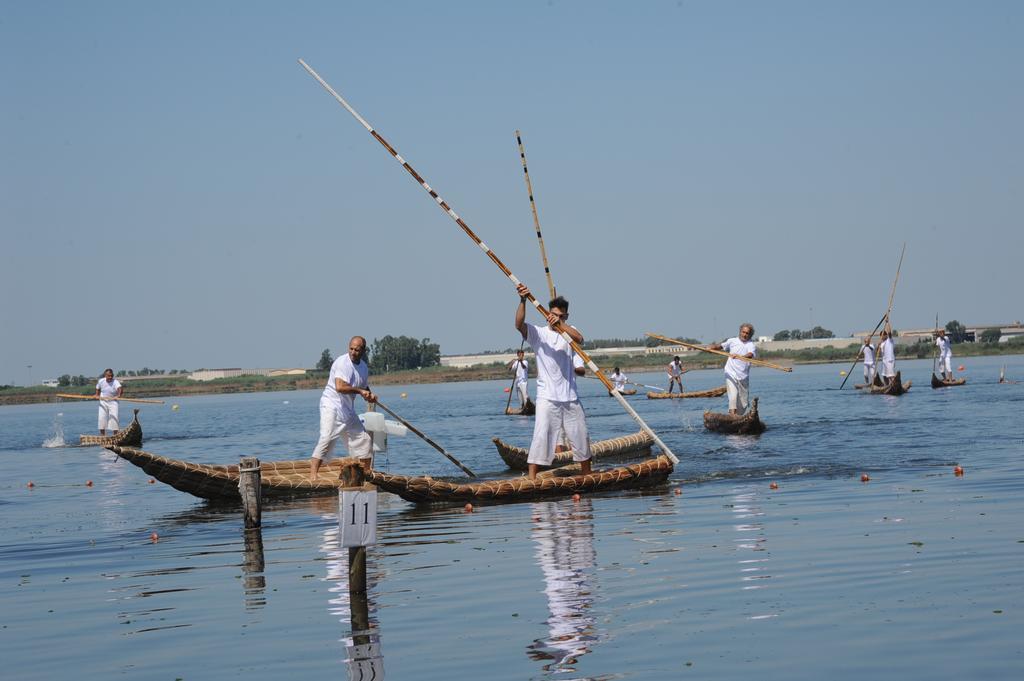 B&B Su Fassoi Santa Giusta Ngoại thất bức ảnh