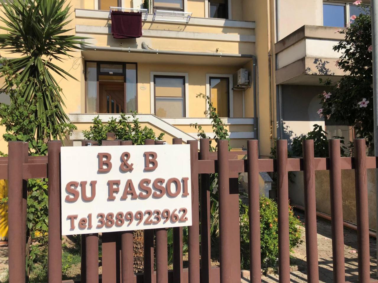 B&B Su Fassoi Santa Giusta Ngoại thất bức ảnh