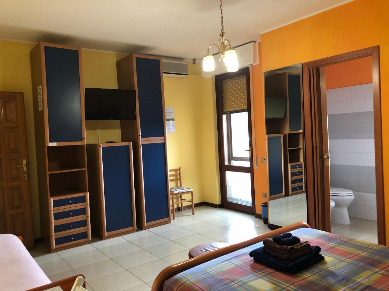 B&B Su Fassoi Santa Giusta Ngoại thất bức ảnh